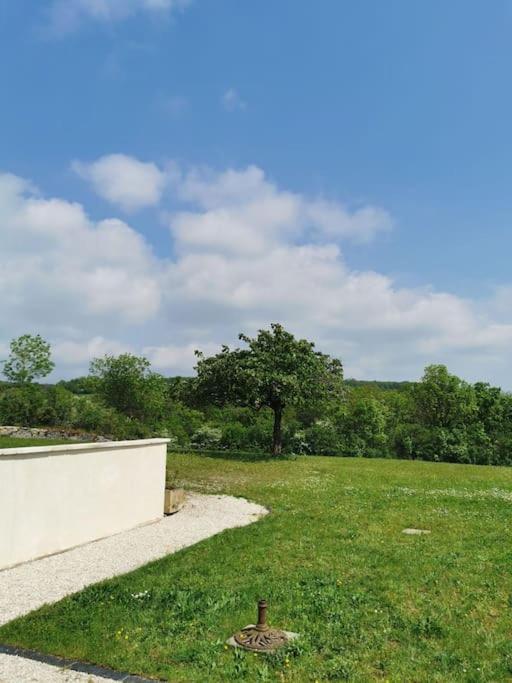 Rougemont  Studio Au Calme Avec Terrasse מראה חיצוני תמונה